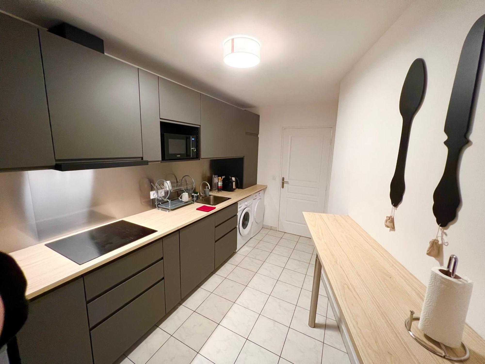 Appartement Paris-montrouge Magnifique 3 Pieces De 75m2 Avec Parking - Tres Cosy Pour 1 - 8 Personnes Refait A Neuf -entire Luxurious And Warm -montrouge Paris 14eme - Proche Aeroport Orly Parc Expositions Porte De Versailles Free Wifi Grat *